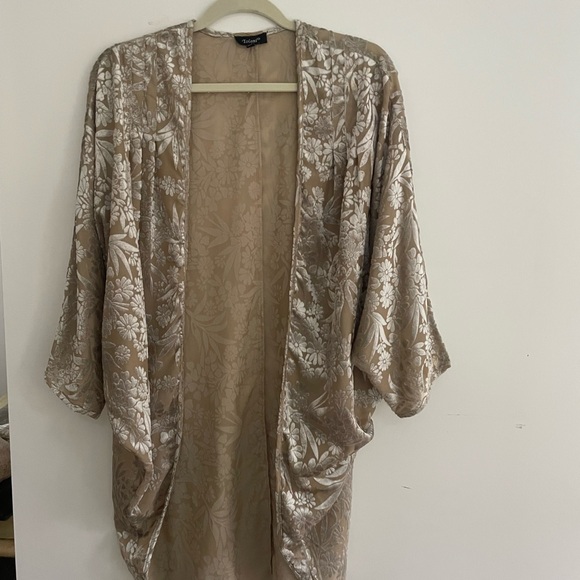 Tolani Velvet Burnout Cream/BeigeSemi Sheer Kimono One Size. Fairy Core Boho